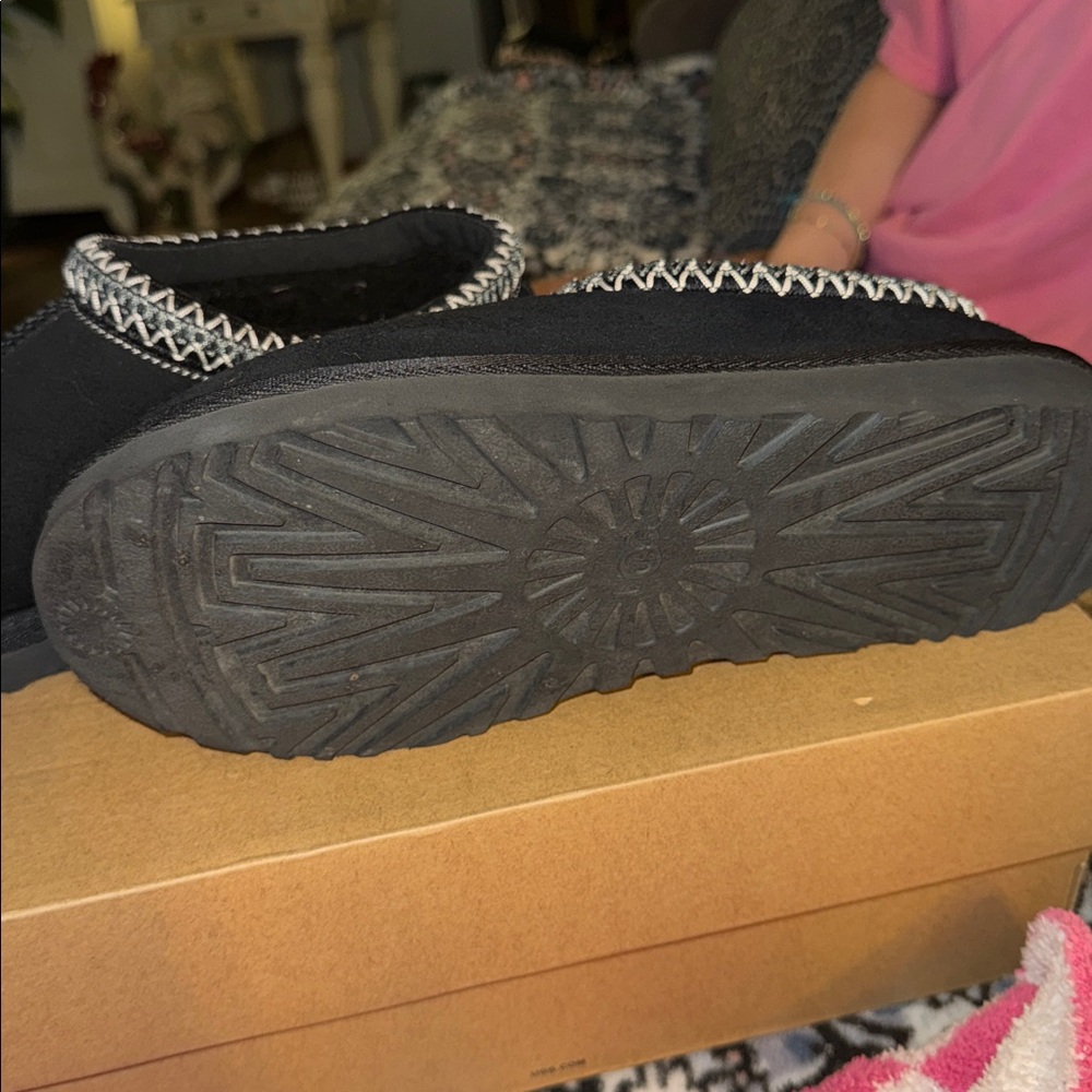 Uggs - Picture 3 of 4